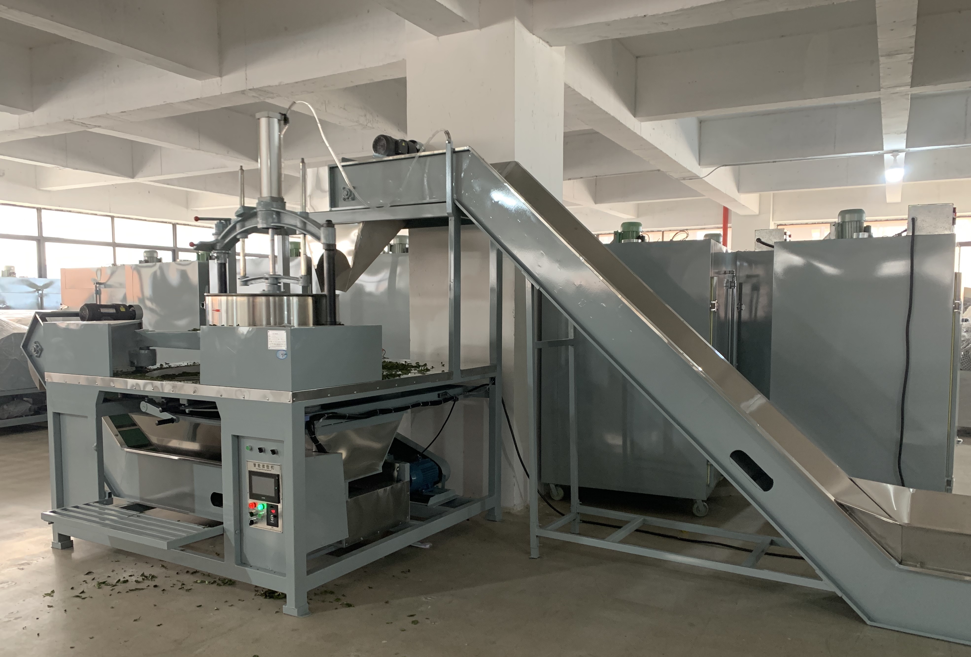 <a href=https://www.kuntok.com/Tea-Rolling-Machine.html target='_blank'>tea rolling machine</a> Groupe Pneumatic Type Tea Kneading Machine Groupe Tea Twisting Tea Roller